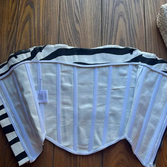 Miaou Peri corset in zebra - Picture 3 of 4